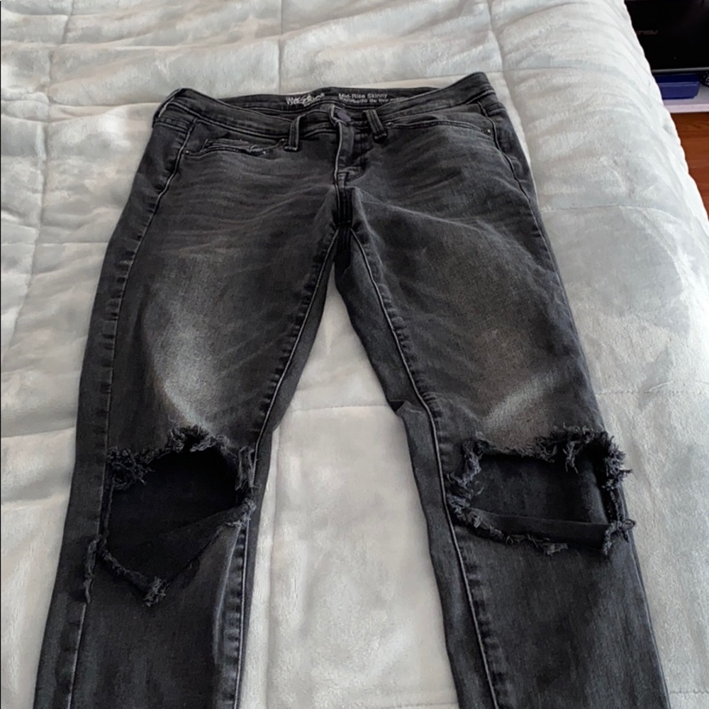 Mid-Rise Skinny Jeans Black Ripped Wassimo Denim